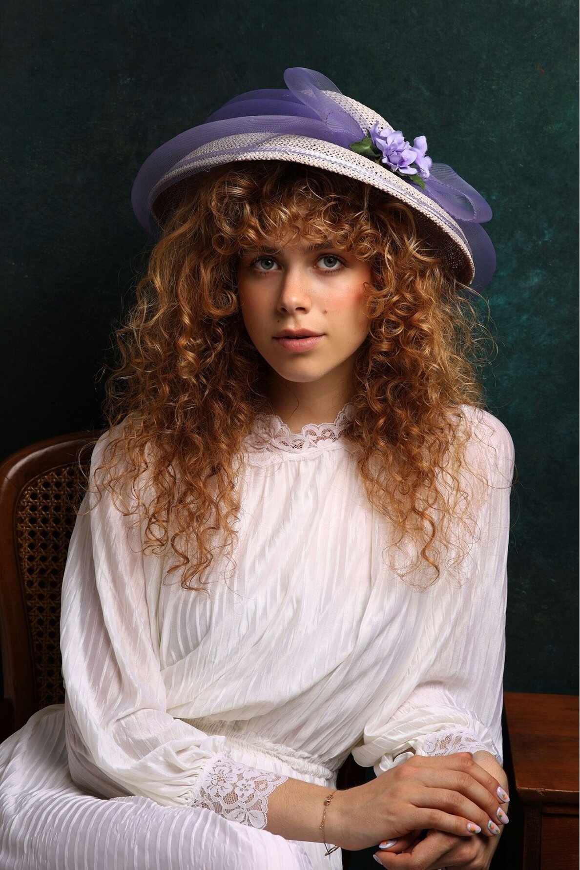 Alyvinė retro skrybėlė