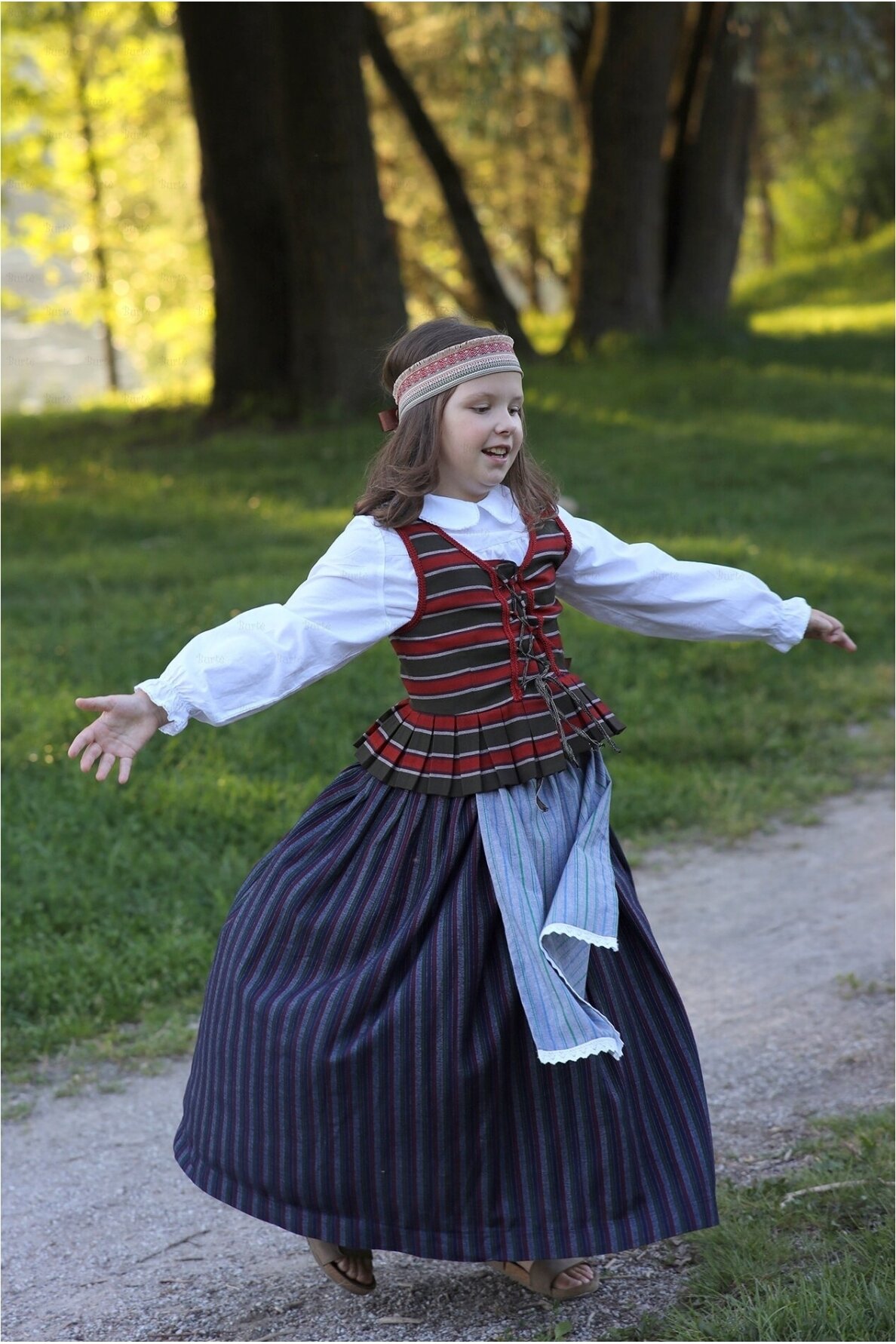 Lietuvaitės kostiumas 3 Lietuvaitės kostiumas 3