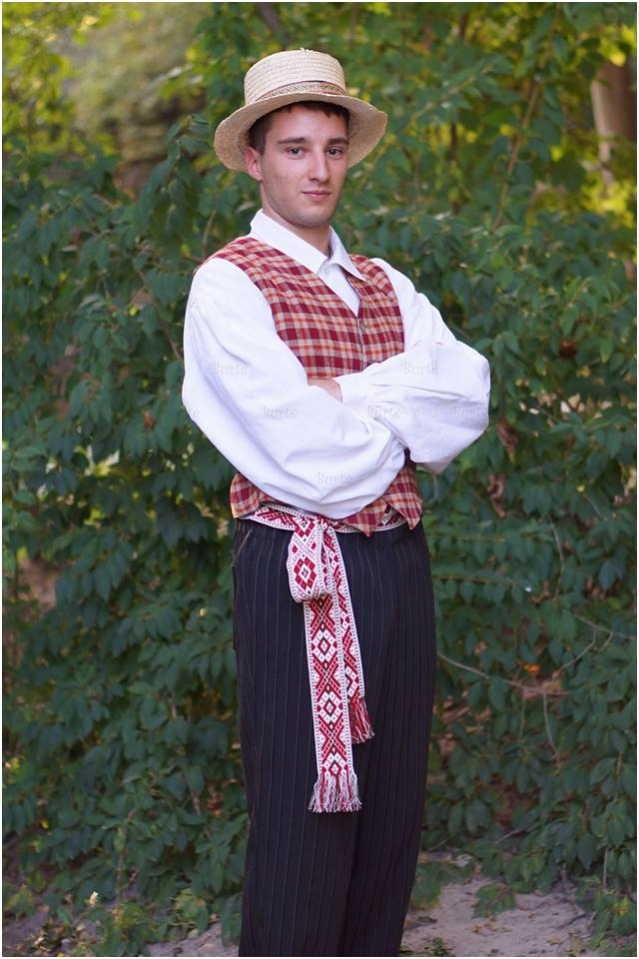 Lietuvaičio kostiumas 1