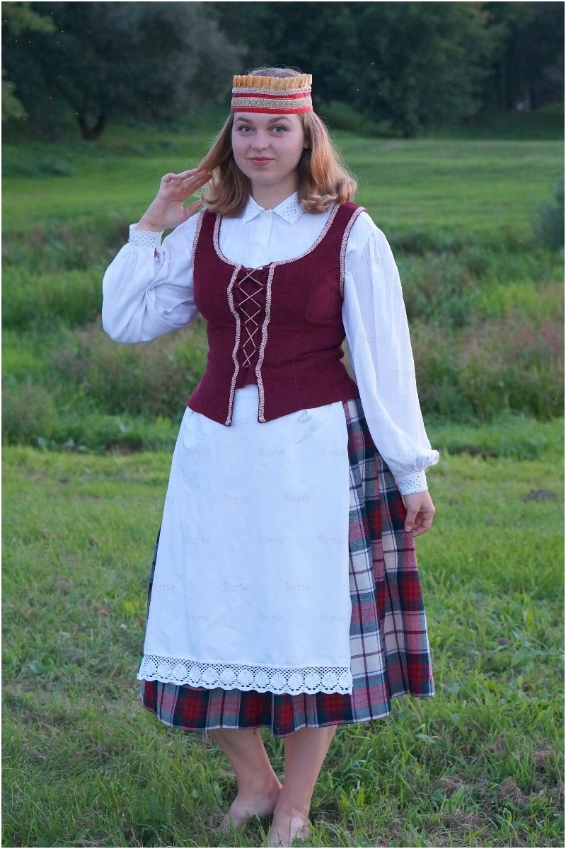 Lietuvaitės kostiumas 2
