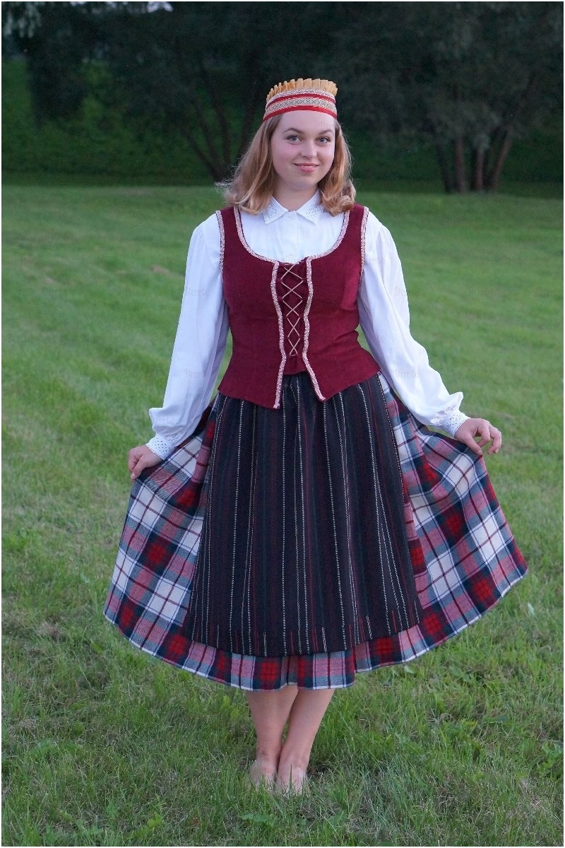 Lietuvaitės kostiumas 1