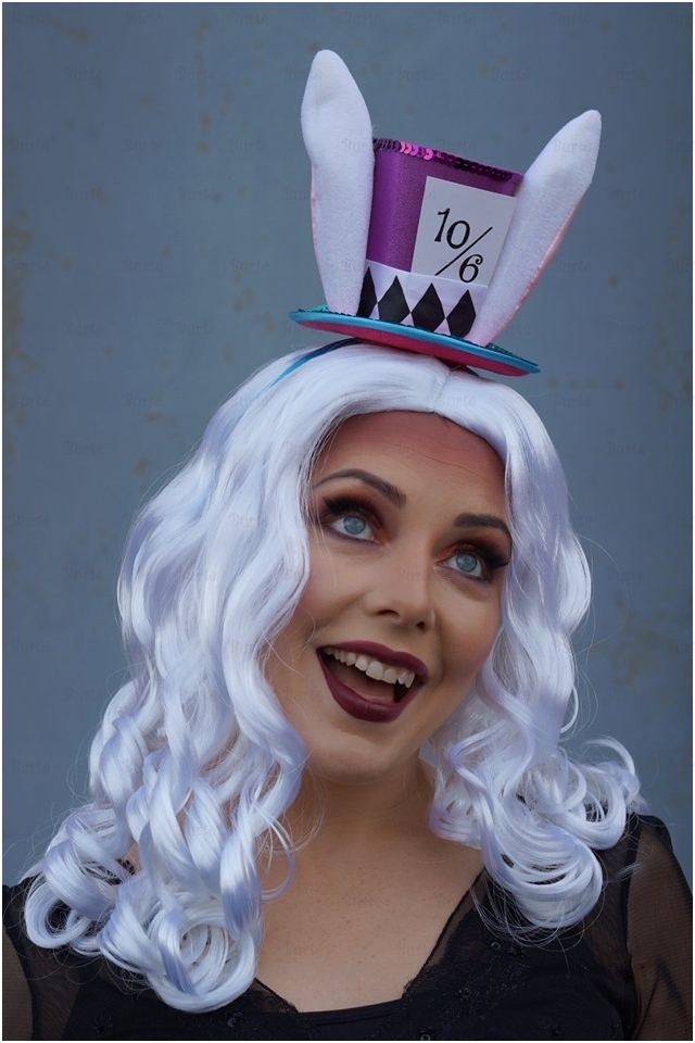 Skrybėlaite "Alisa stebuklų šalyje" 1