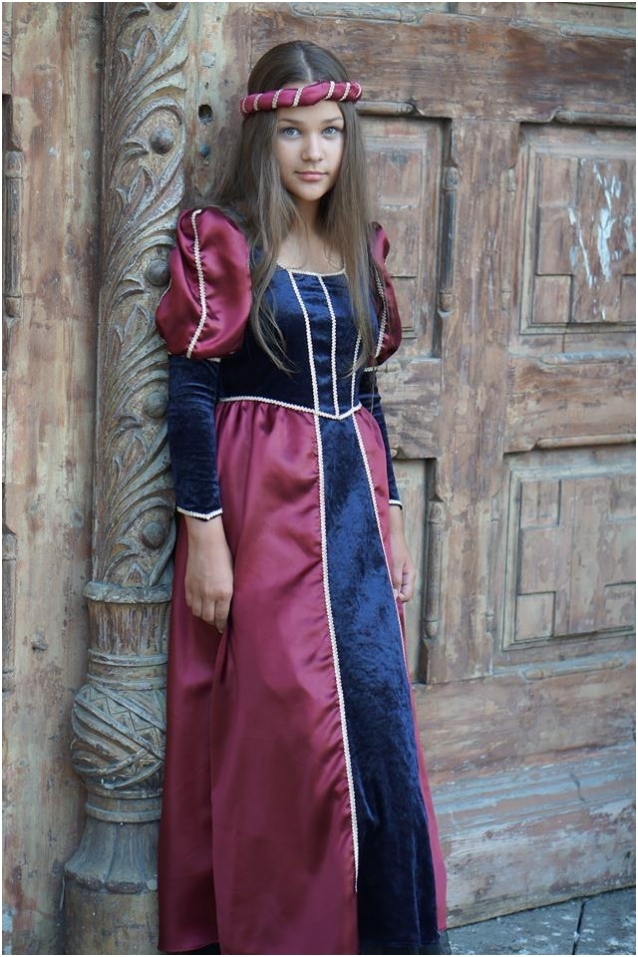 Viduramžių princesės kostiumas 1 Viduramžių princesės kostiumas 1